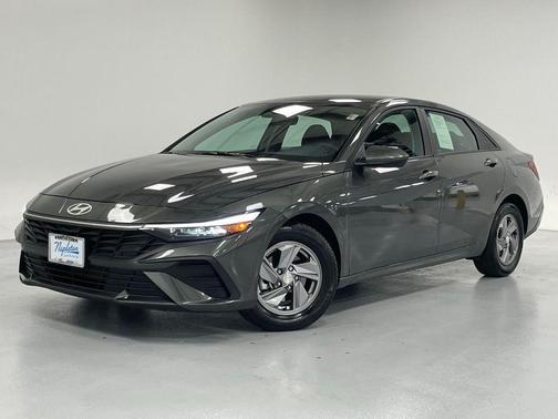 2024 Hyundai ELANTRA SE