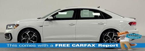 Pure White 2022 Volkswagen Passat 2.0T R-Line