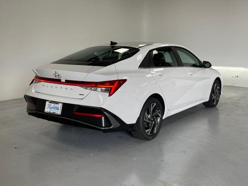 2025 Hyundai ELANTRA HEV Limited