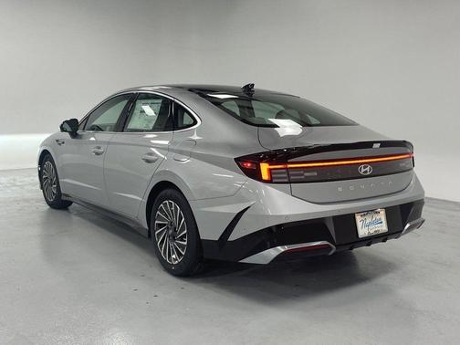 2025 Hyundai SONATA Hybrid Limited