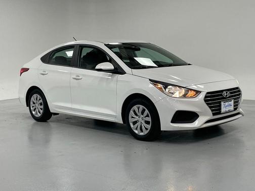 2022 Hyundai Accent SE