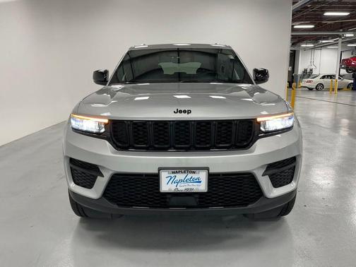 2024 Jeep Grand Cherokee Laredo