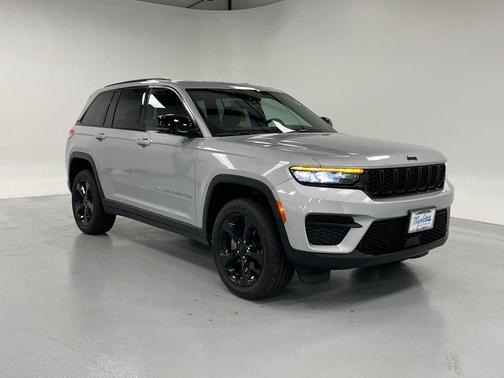 2024 Jeep Grand Cherokee Laredo