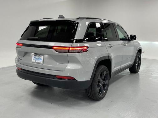 2024 Jeep Grand Cherokee Laredo