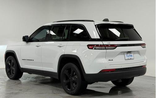 2022 Jeep Grand Cherokee Altitude