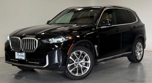 Black Sapphire Metallic 2024 BMW X5 xDrive40i