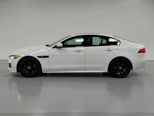 2017 Jaguar XE 35t R-Sport