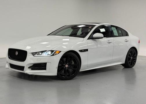 2017 Jaguar XE 35t R-Sport