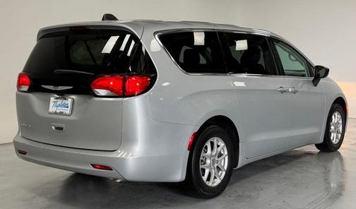 Silver Mist Clearcoat 2024 Chrysler Voyager LX