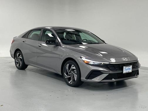 2025 Hyundai ELANTRA HEV SEL Sport