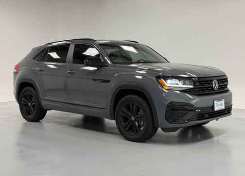 2022 Volkswagen Atlas Cross Sport 2.0T SEL R-Line Black