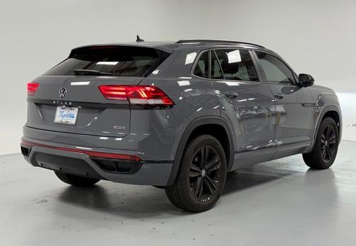 2022 Volkswagen Atlas Cross Sport 2.0T SEL R-Line Black