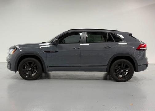 2022 Volkswagen Atlas Cross Sport 2.0T SEL R-Line Black