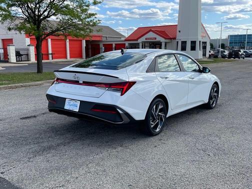 2025 Hyundai ELANTRA HEV SEL Sport