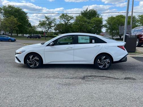 2025 Hyundai ELANTRA HEV SEL Sport