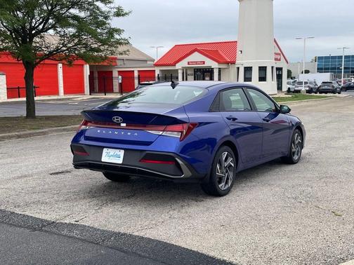 2025 Hyundai ELANTRA SEL Sport