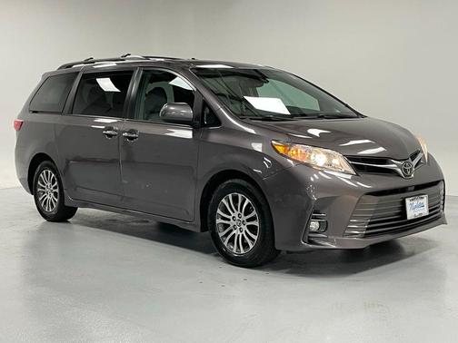 2019 Toyota Sienna XLE Premium