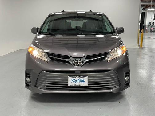 2019 Toyota Sienna XLE Premium
