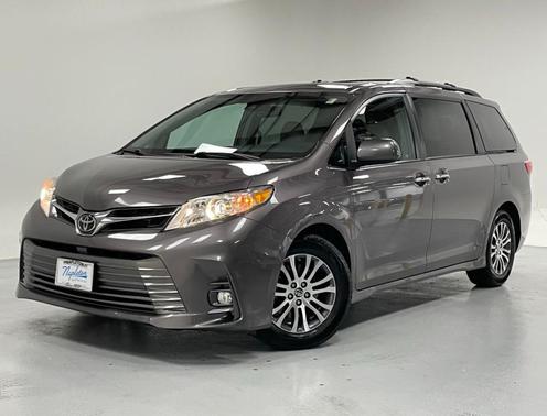 2019 Toyota Sienna XLE Premium