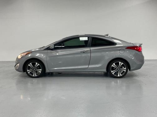 2013 Hyundai ELANTRA SE