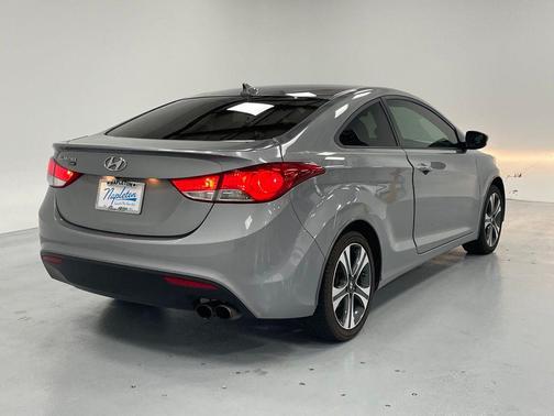 2013 Hyundai ELANTRA SE