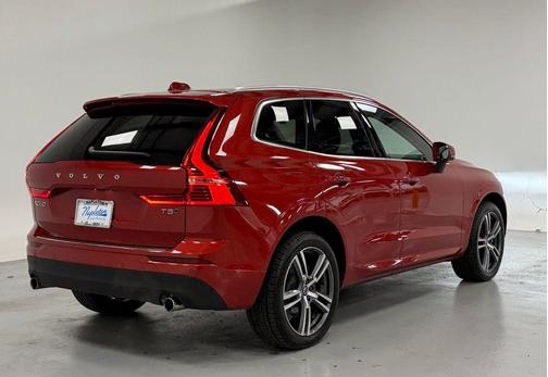 2020 Volvo XC60 T5 Momentum