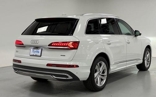 2023 Audi Q7 55 Premium Plus