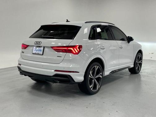2023 Audi Q3 45 S line Premium