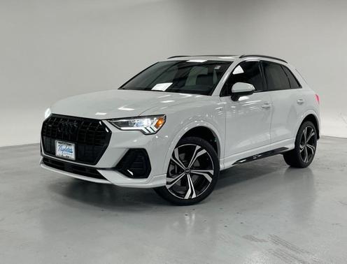 2023 Audi Q3 45 S line Premium