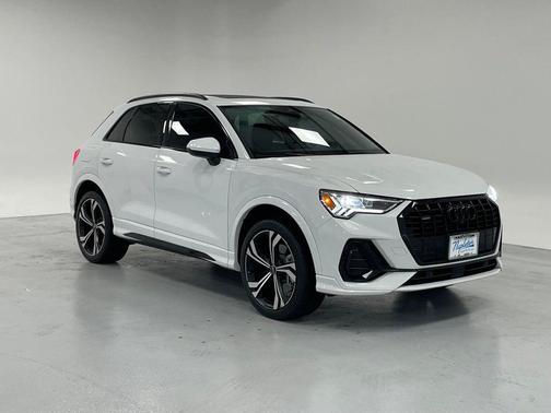2023 Audi Q3 45 S line Premium