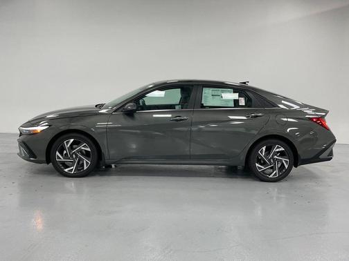 2025 Hyundai ELANTRA HEV Limited