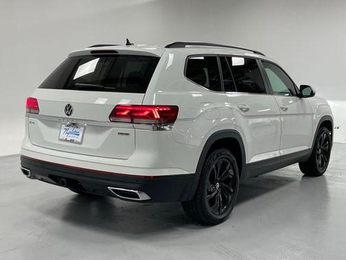 2022 Volkswagen Atlas 3.6L SE w/Technology