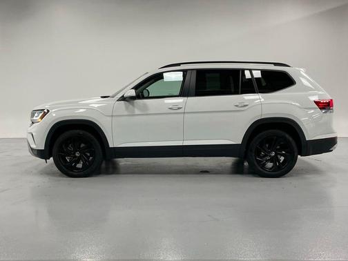 2022 Volkswagen Atlas 3.6L SE w/Technology
