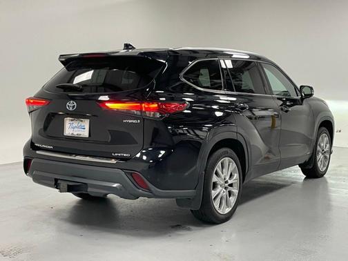 2022 Toyota Highlander Hybrid Limited