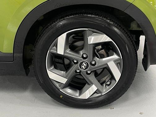 2020 Hyundai VENUE SEL