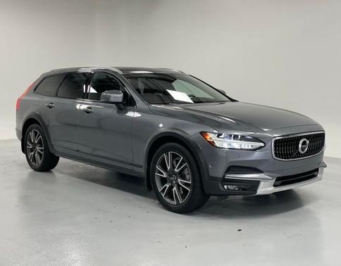 2017 Volvo V90 Cross Country T6