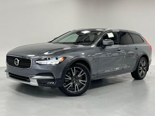 2017 Volvo V90 Cross Country T6