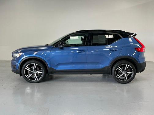 2021 Volvo XC40 T5 R-Design