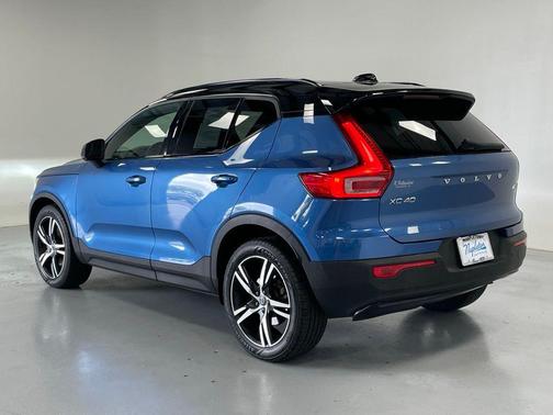 2021 Volvo XC40 T5 R-Design