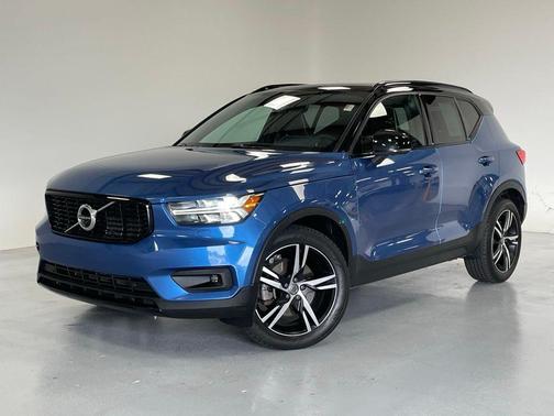 2021 Volvo XC40 T5 R-Design