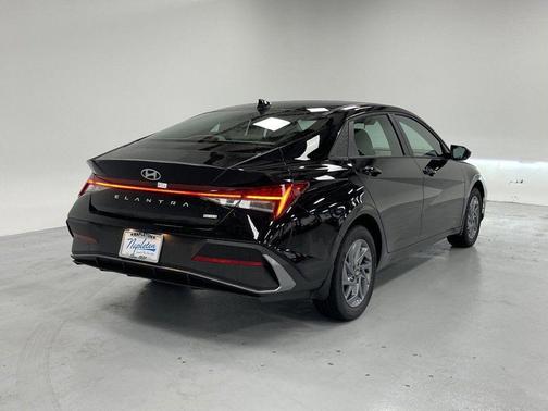 2025 Hyundai ELANTRA HEV Blue