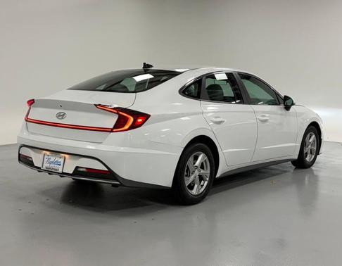 2021 Hyundai SONATA SE