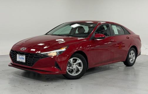 2022 Hyundai ELANTRA SE