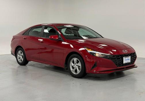 2022 Hyundai ELANTRA SE