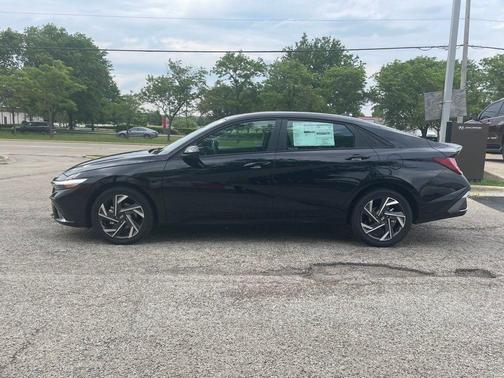 2025 Hyundai ELANTRA HEV SEL Sport