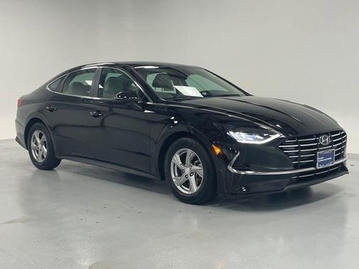 2022 Hyundai SONATA SE