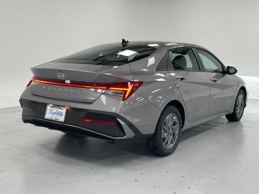 2025 Hyundai ELANTRA HEV Blue
