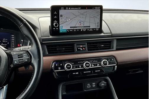2023 Honda Pilot Touring 8-Passenger