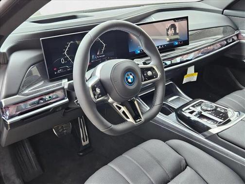 2025 BMW 750e i xDrive