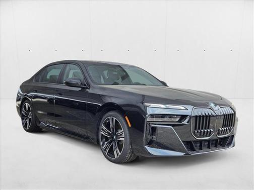 2025 BMW 750e i xDrive